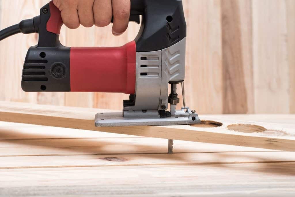 Using a Jig Saw